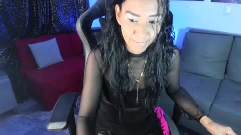 Snapshot of melannia_hills chatting on February 7, 8:22 am melannia_hills online show from February 7, 8:22 am