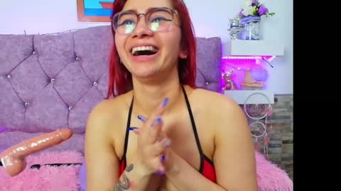 Snapshot of melannytaylor_1 chatting on February 20, 1:25 am Melanny taylor online show from February 20, 1:25 am