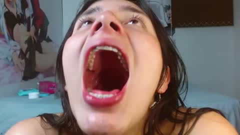 melany303av online show from January 8, 5:05 am