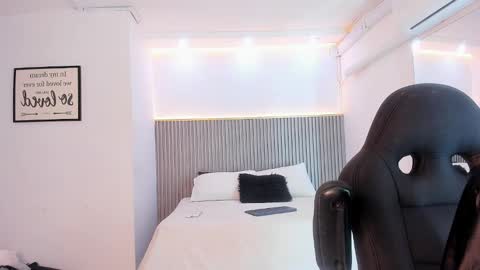 melany_hoffman online show from October 9, 10:04 pm