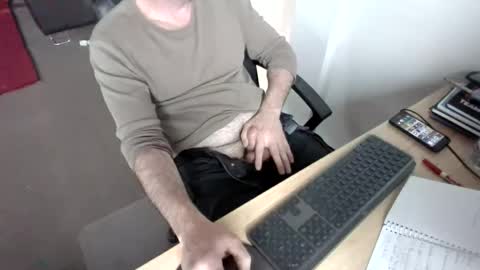 melbguy_075 online show from December 4, 6:02 am