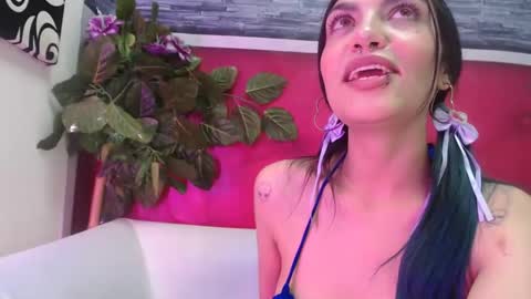 melhiza online show from March 12, 4:56 pm