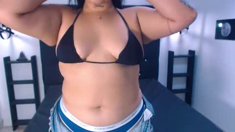 Snapshot of meli_blad chatting on February 13, 7:21 pm meli_blad online show from February 13, 7:21 pm