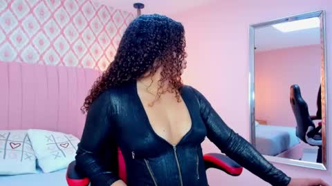 M E L I N A  online show from March 7, 7:27 pm