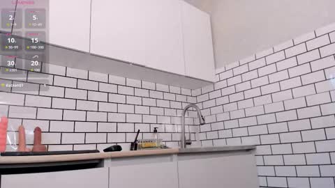 My name is Melina online show from November 7, 3:31 am