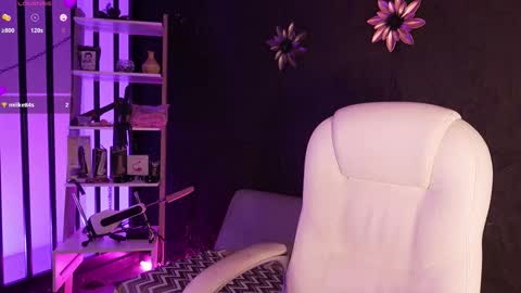 Melissa online show from January 17, 3:32 pm