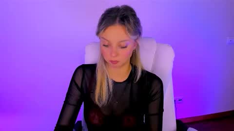 Melissa online show from October 2, 1:32 pm