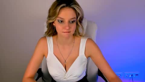 Snapshot of melissa_richardson chatting on March 11, 11:26 pm Melissa online show from March 11, 11:26 pm