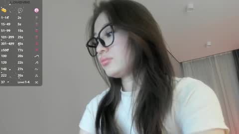 Lisaa online show from February 11, 12:15 pm