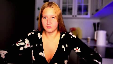 melissalii online show from September 23, 1:27 pm