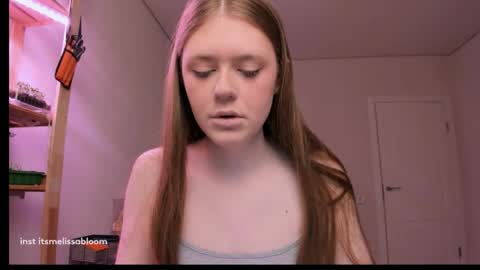 Melissa online show from April 1, 1:17 am