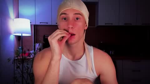 Mello online show from February 21, 1:33 am