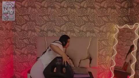 Mellani  online show from December 19, 3:35 am