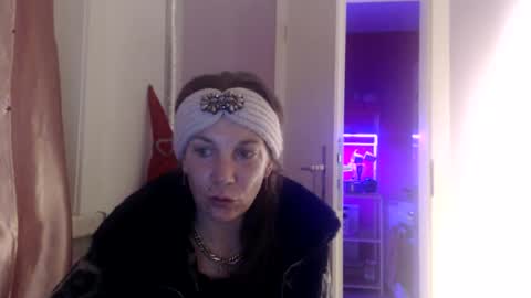 Melli online show from December 14, 9:43 pm