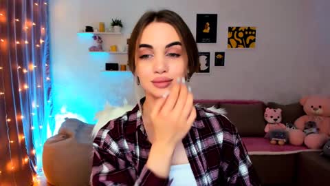 Tessa online show from December 22, 9:20 pm