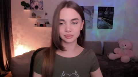 Tessa online show from May 7, 9:43 pm