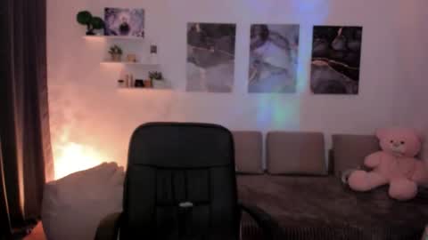 Tessa online show from May 3, 4:40 am