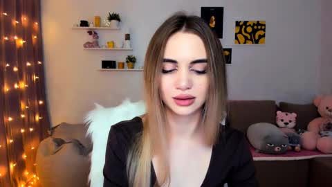 Tessa online show from December 19, 2:01 am