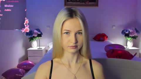 Mellina online show from February 12, 8:01 pm