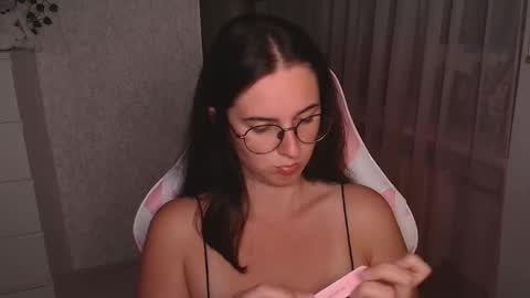 Snapshot of mellonmayre chatting on September 23, 8:37 pm mellonmayre online show from September 23, 8:37 pm