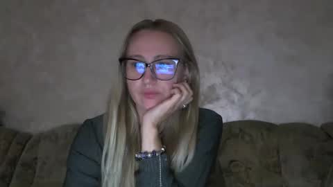 Melly online show from October 9, 7:14 am