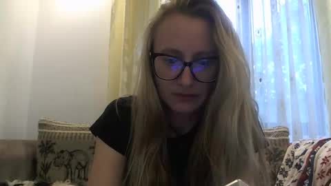 Melly online show from October 3, 6:43 am