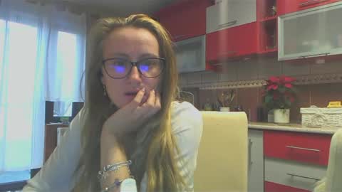Melly online show from December 5, 12:17 pm