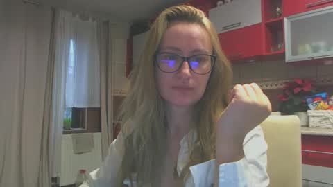 Melly online show from December 10, 7:58 am