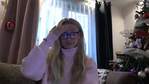 Melly online show from December 15, 7:48 am