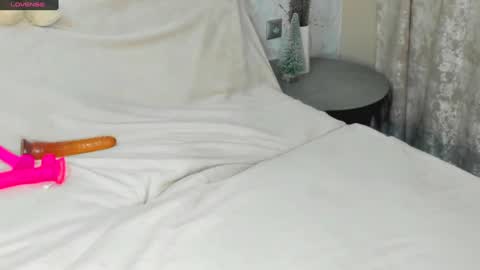 MelMooon online show from January 22, 9:43 pm