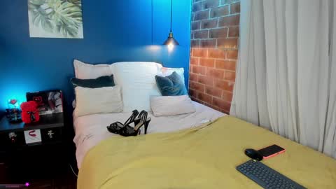  Leslie  online show from January 15, 10:59 am