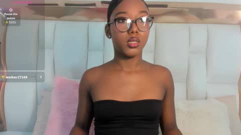 melody_brooks online show from December 4, 1:33 pm