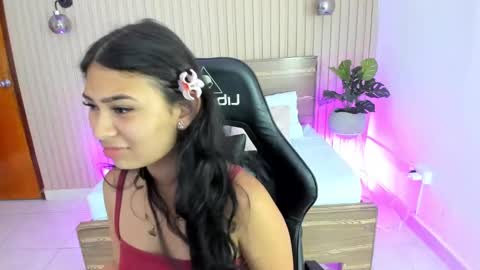 Snapshot of melody_flowers chatting on February 22, 3:25 pm Melody online show from February 22, 3:25 pm