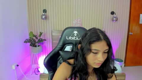 Snapshot of melody_flowers chatting on March 7, 3:28 pm Melody online show from March 7, 3:28 pm