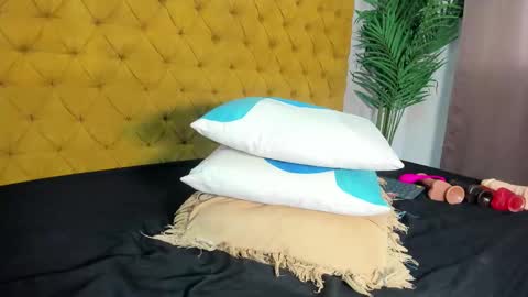 Snapshot of melody_megann chatting on September 10, 9:49 pm Melody online show from September 10, 9:49 pm