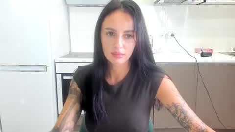 Snapshot of melodyhewit chatting on September 9, 5:51 am Masha online show from September 9, 5:51 am