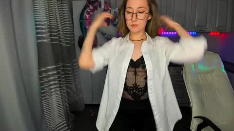 Kaylie online show from February 7, 4:06 am