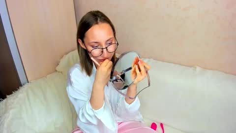 Kaylie online show from October 26, 5:08 am