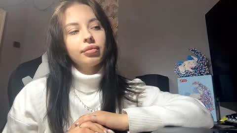 Mia online show from October 6, 6:20 am