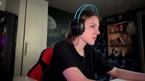 Hi Im Aria 18 years old online show from September 22, 12:09 pm