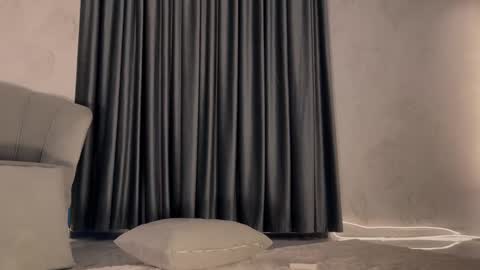 menndi online show from February 22, 8:44 pm