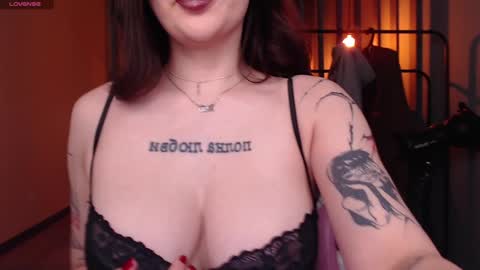 Snapshot of meow__baby chatting on December 19, 6:34 pm Amy Meow online show from December 19, 6:34 pm