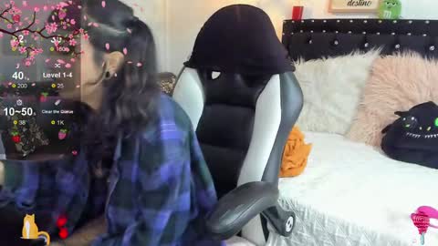 Snapshot of meow_mota chatting on March 11, 11:58 pm Valentina online show from March 11, 11:58 pm