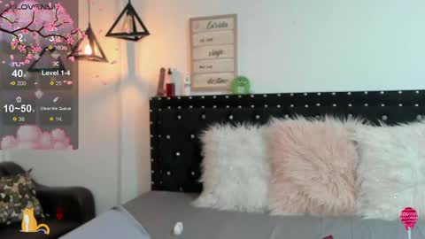 Snapshot of meow_mota chatting on February 18, 8:14 pm Valentina online show from February 18, 8:14 pm
