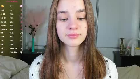 Julie online show from April 15, 8:50 am