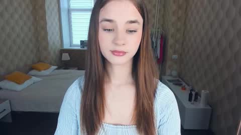 Julie online show from October 24, 8:15 am