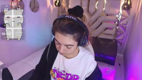 Snapshot of meraki_fraise chatting on September 12, 7:49 pm online show from September 12, 7:49 pm