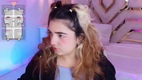 Snapshot of meraki_fraise chatting on September 17, 9:29 pm online show from September 17, 9:29 pm