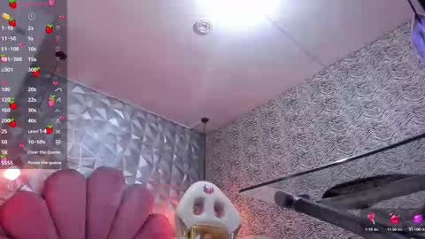 Snapshot of meraki_fraise chatting on February 23, 7:49 pm online show from February 23, 7:49 pm