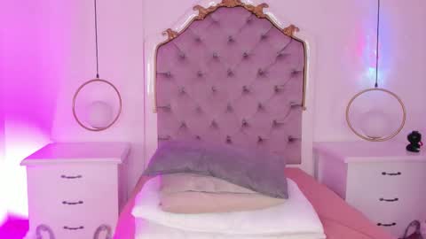   online show from October 16, 8:07 pm